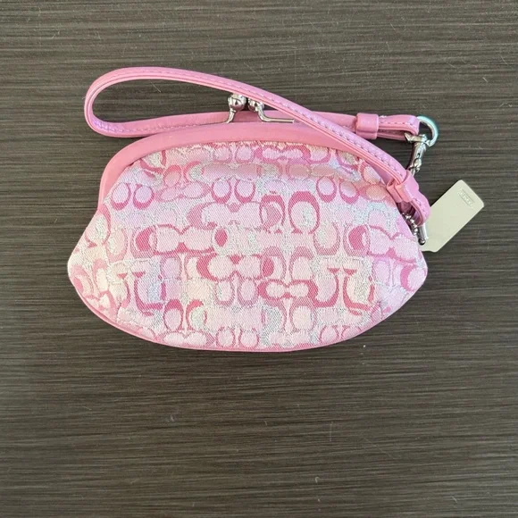 Coach Kisslock Wristlet Pink Lurex Signature C - Picture 4 of 12